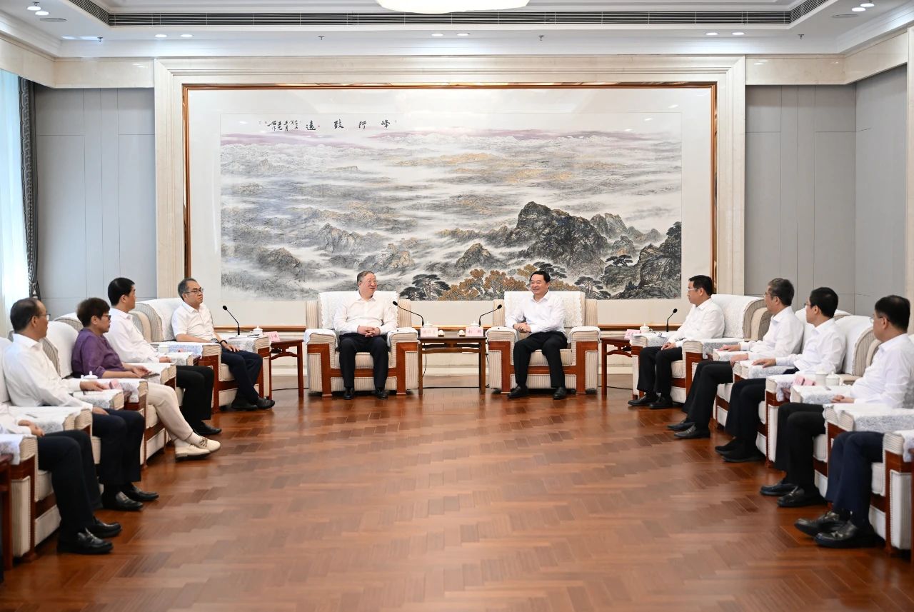 郝鹏王新伟会见国家粮食和物资储备局局长刘焕鑫一行